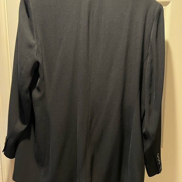 Beautiful Classic Women’s Lauren by Ralph Lauren Suit - Picture 3 of 8